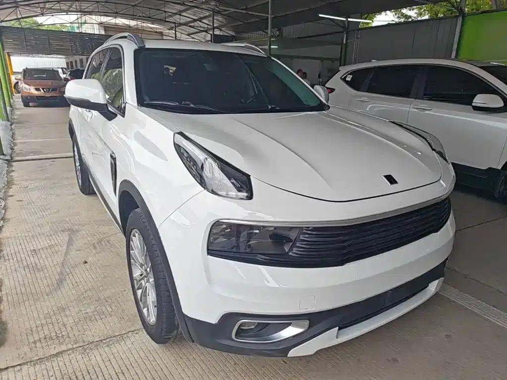 Lynk & Co 01 2017 2.0T Two-Wheel Drive — миниатюра 4