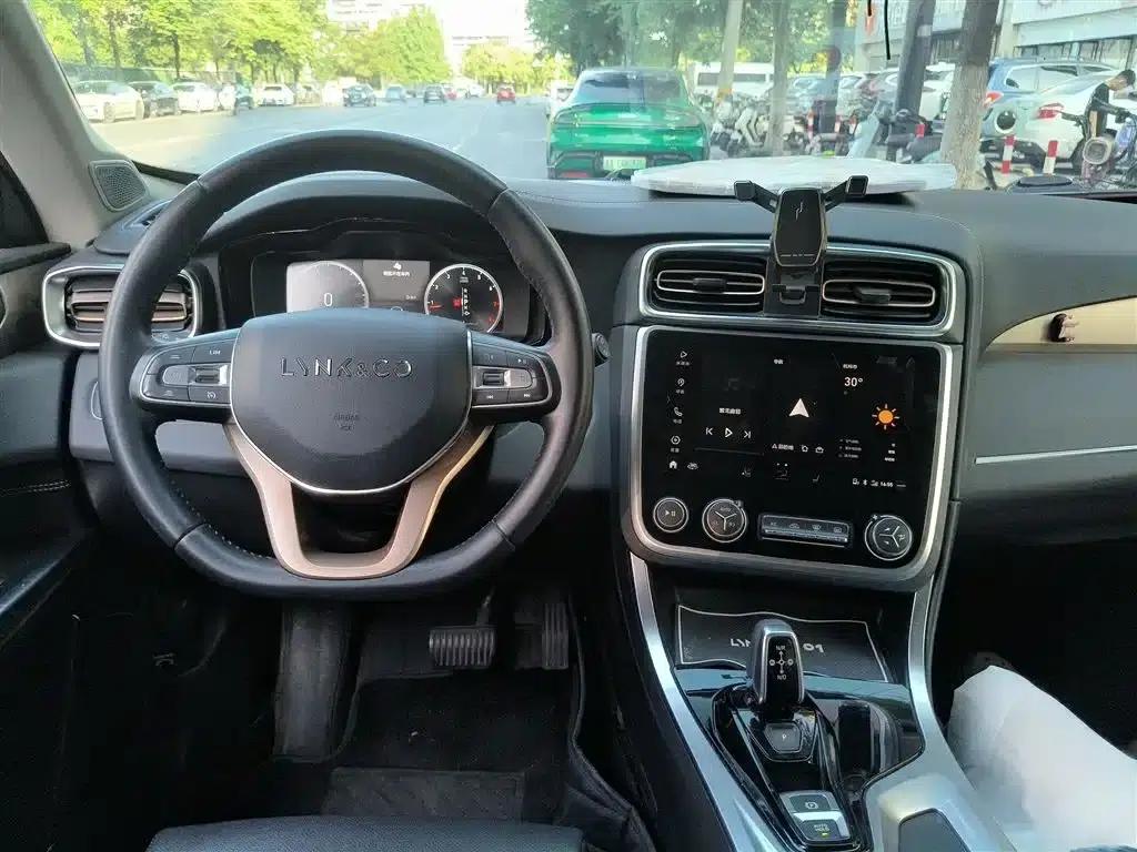 Lynk & Co 01 2019 2.0T 2WD Pro Edition (National V Emission Standard) — миниатюра 17