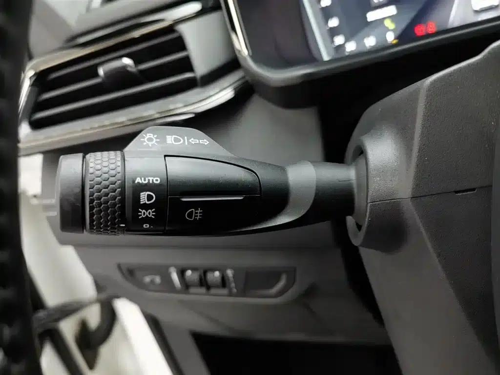 Lynk & Co 06 2023 Remix 1.5T Pro — миниатюра 21