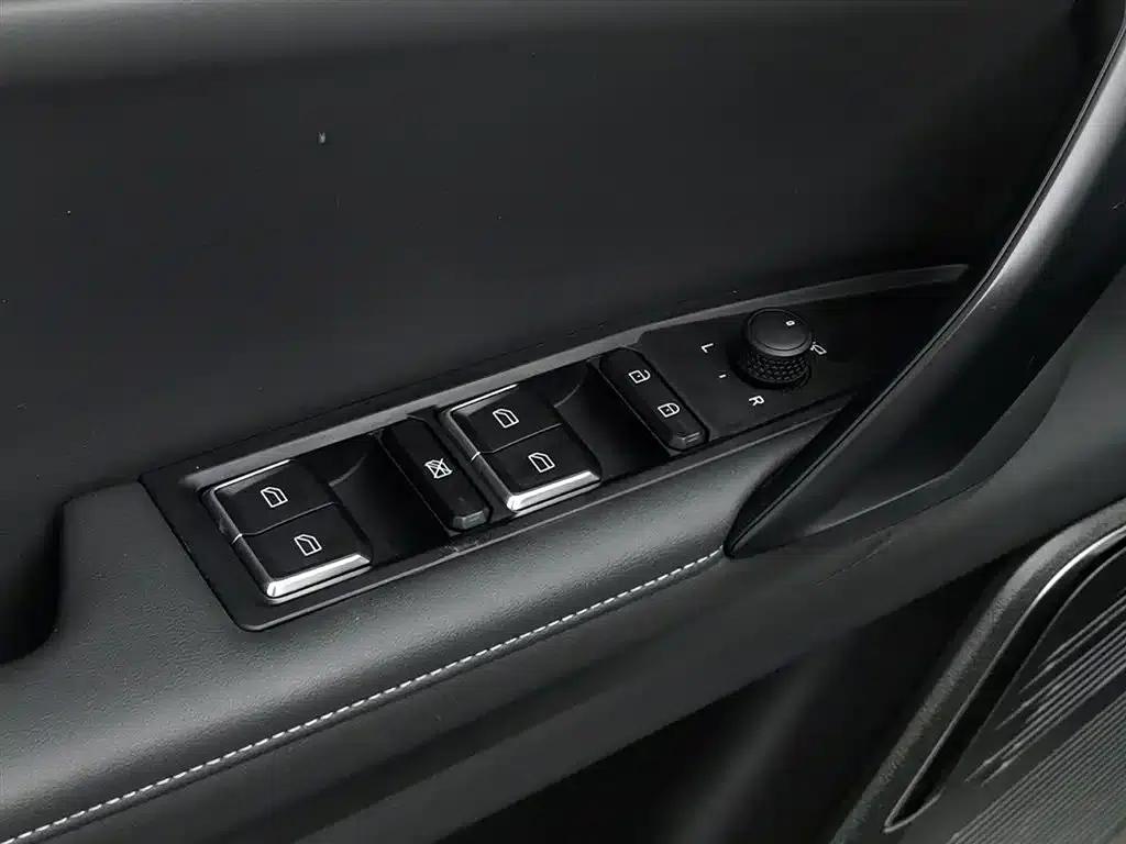 Lynk & Co 06 2023 Remix 1.5T Pro — миниатюра 9