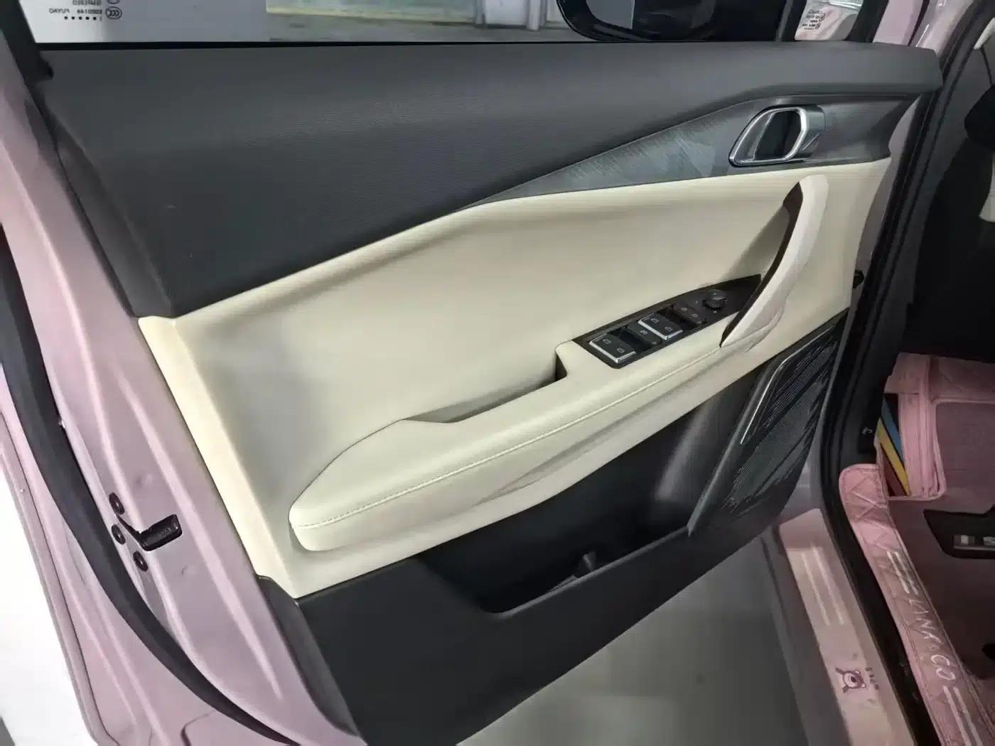 Lynk & Co 06 2021 1.5T Shero Pink Special Edition — миниатюра 8