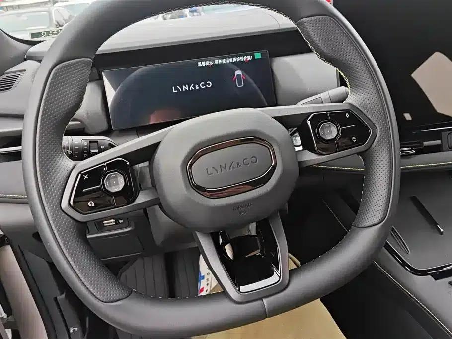 Lynk & Co 06 2025 Renew 1.5T Halo — миниатюра 15