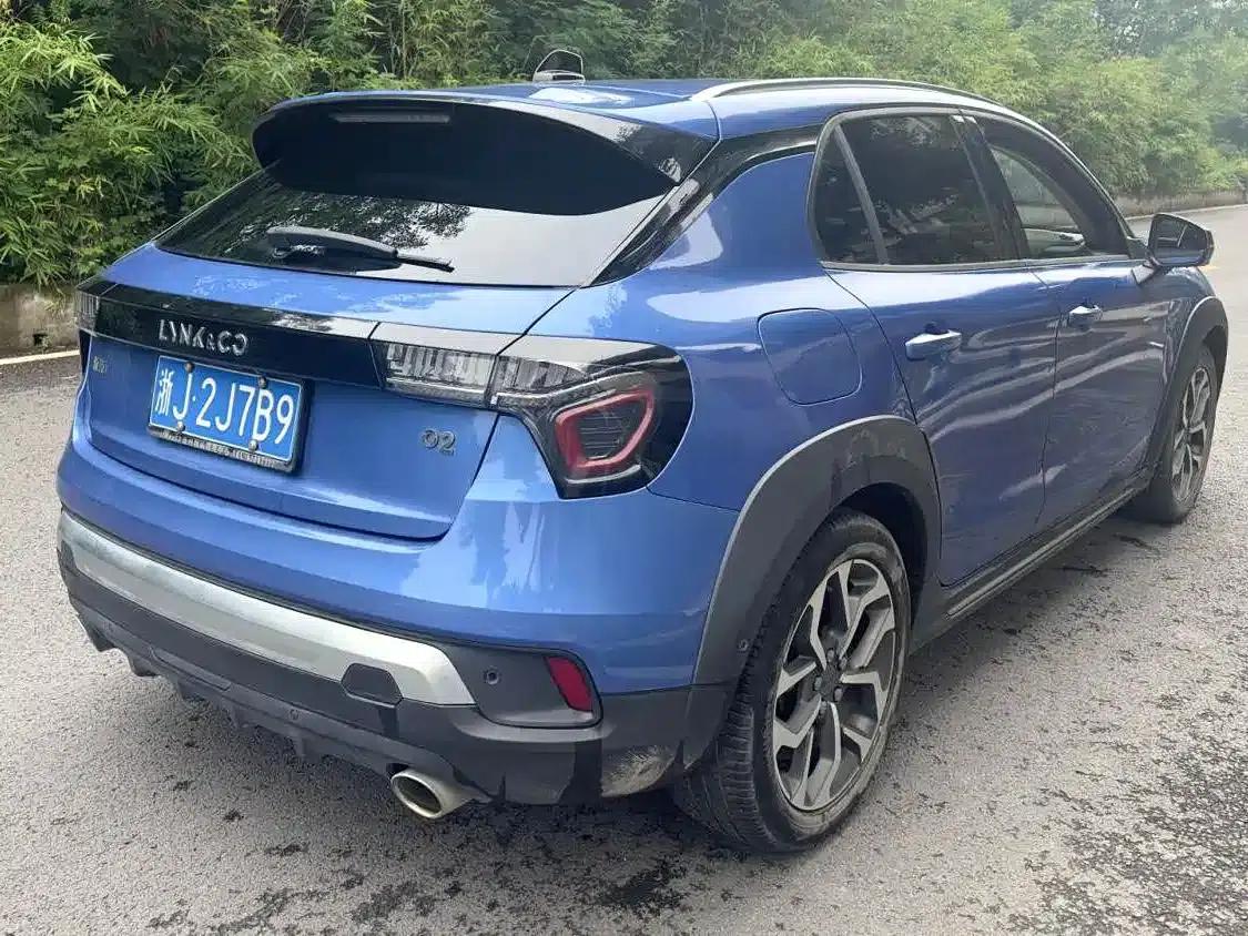 Lynk & Co 02 2019 2.0T Automatic 2WD Funky Music Edition — миниатюра 12