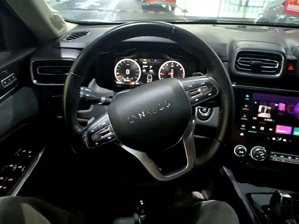 Lynk & Co 02 2019 1.5T DCT 2WD Pro Edition (China VI Emission Standard) — миниатюра 11
