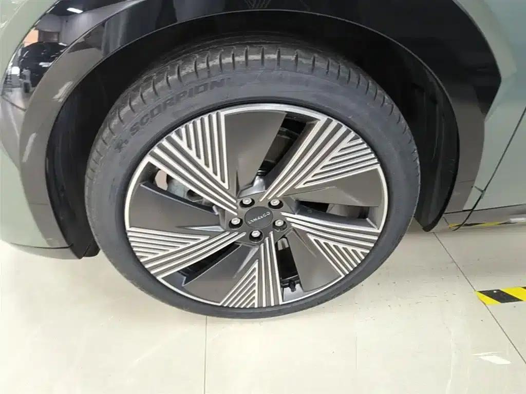 Lynk & Co 08 EM-P 2023 Model, 220km/h, Halo 4WD Performance — миниатюра 23