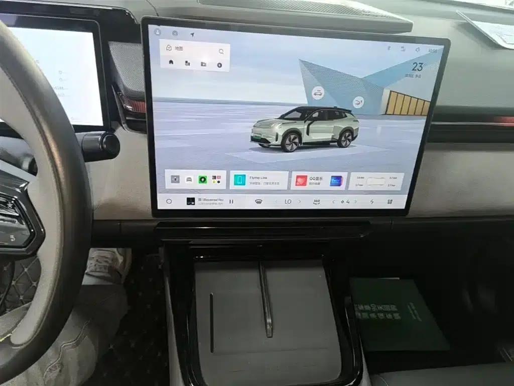 Lynk & Co 08 EM-P 2023 Model, 220km/h, Halo 4WD Performance — миниатюра 13