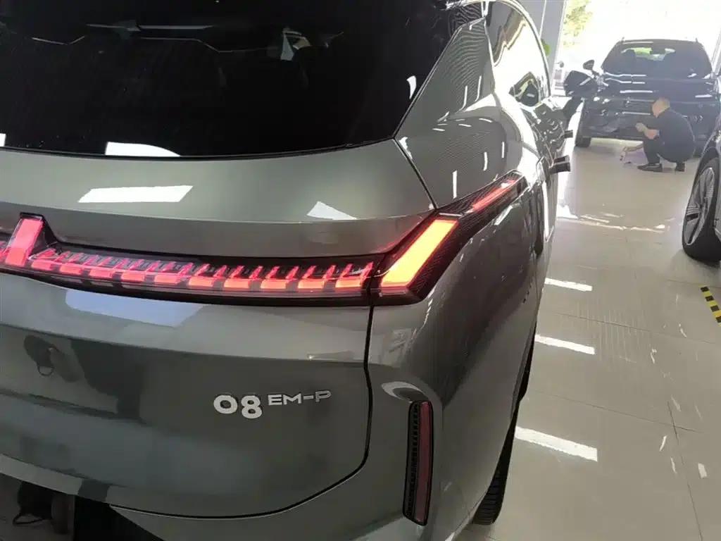 Lynk & Co 08 EM-P 2023 Model, 220km/h, Halo 4WD Performance — миниатюра 8