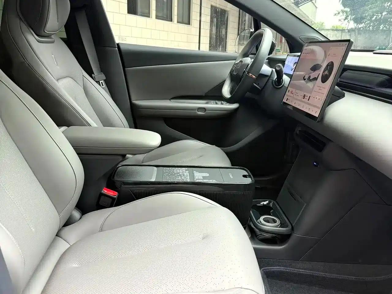 Lynk & Co Z20 2025 Model 530km RWD Pro — миниатюра 3