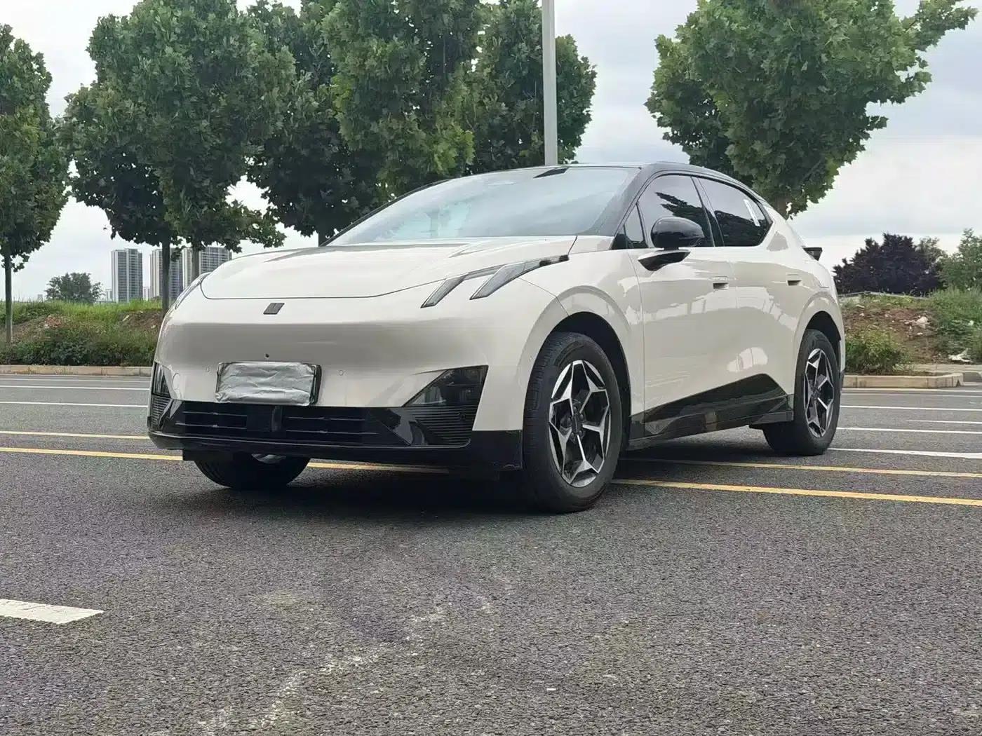 Lynk & Co Z20 2026 Model 430km RWD Pro — миниатюра 1