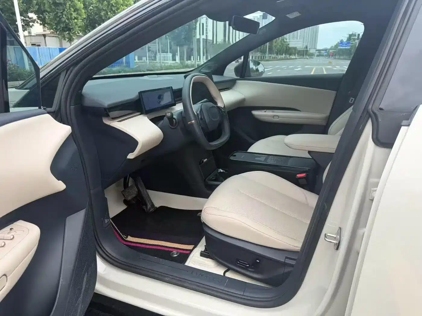 Lynk & Co Z20 2026 Model 430km RWD Pro — миниатюра 4