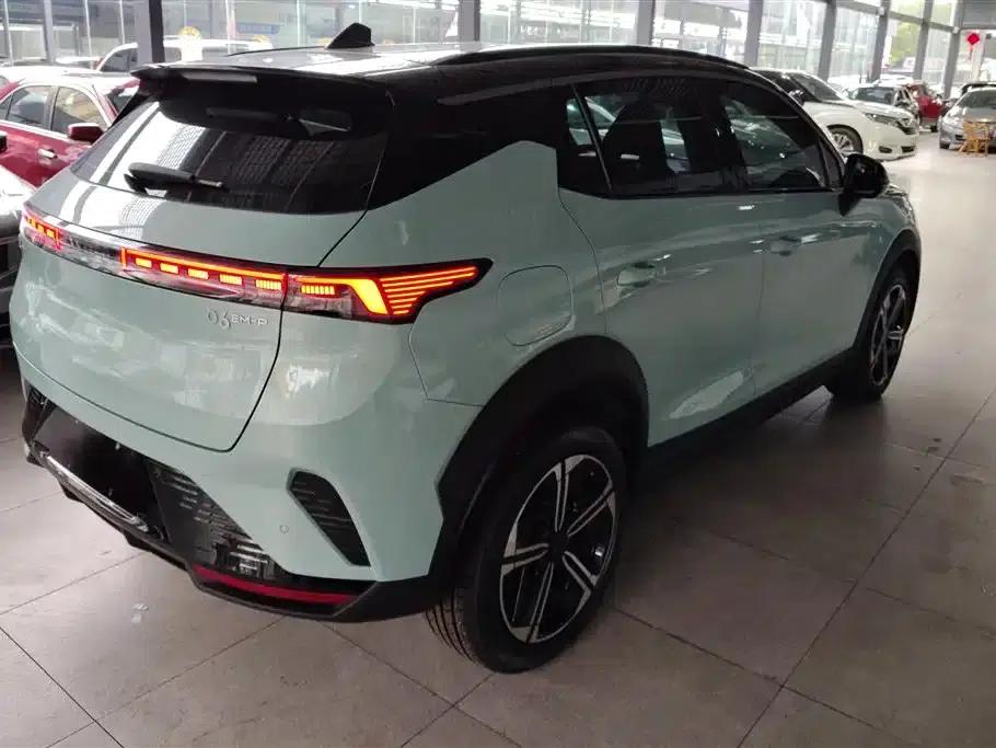 Lynk & Co 06 EM-P 2023 Model, EM-P 126km Long Range Halo — миниатюра 3