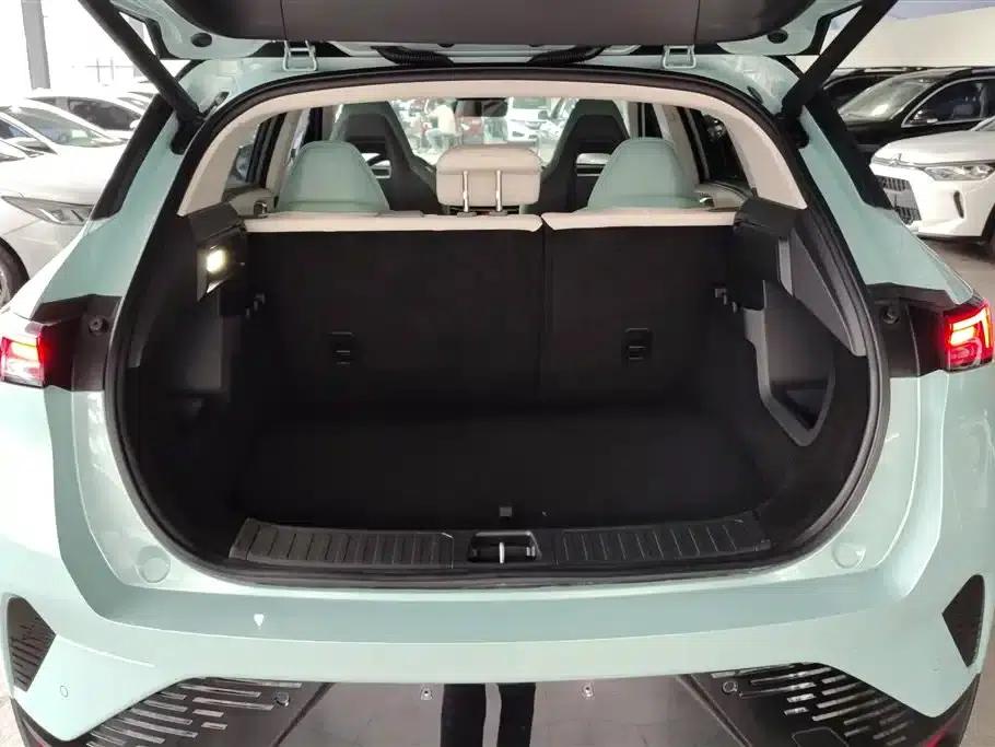 Lynk & Co 06 EM-P 2023 Model, EM-P 126km Long Range Halo — миниатюра 4