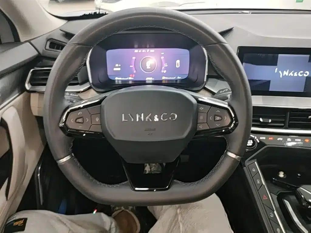 Lynk & Co 06 EM-P 2022 PHEV 84KM Range Pro — миниатюра 11