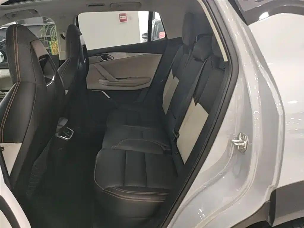 Lynk & Co 06 EM-P 2022 PHEV 84KM Range Pro — миниатюра 17