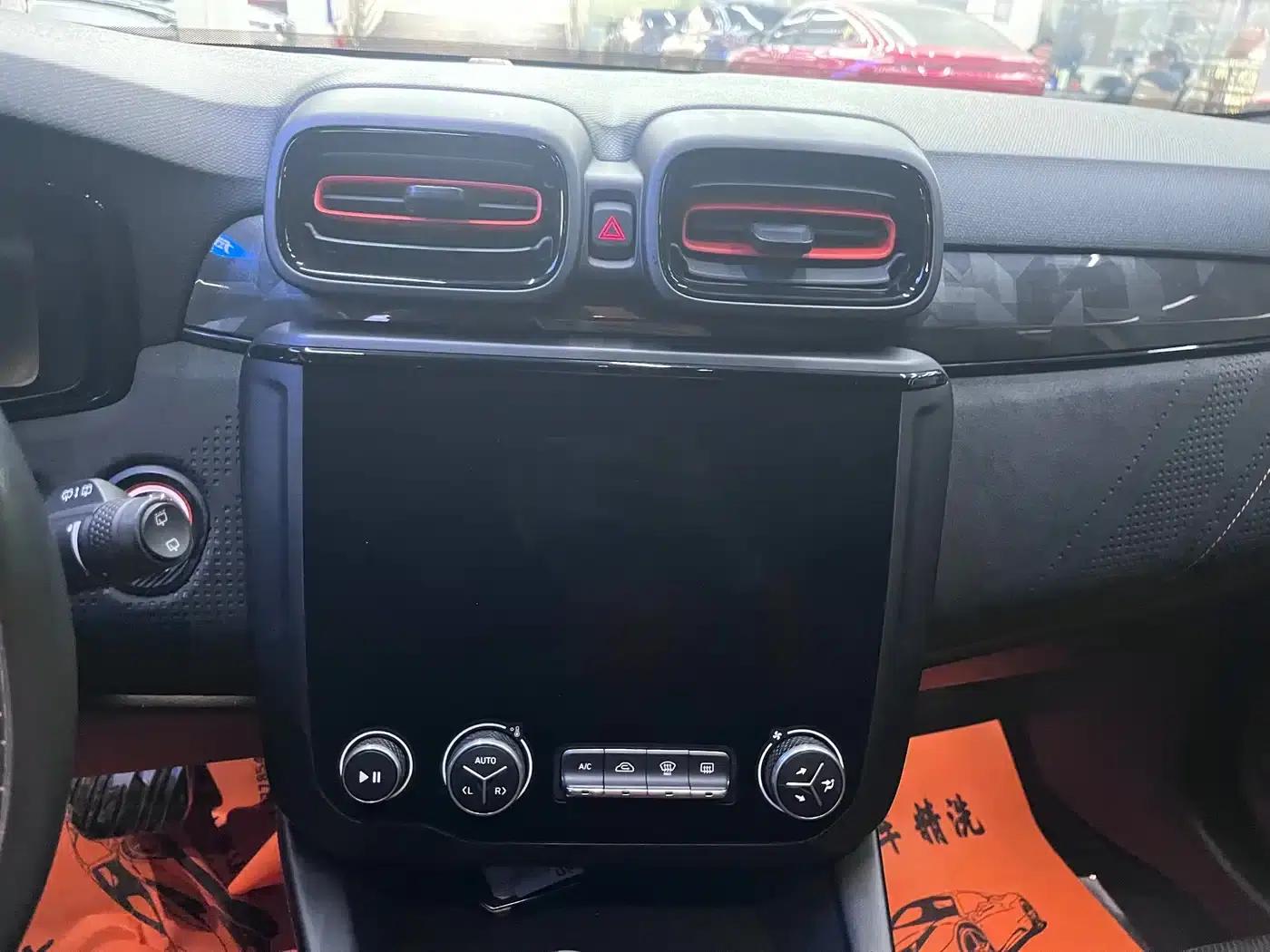 Lynk & Co 02 Hatchback 2022 2.0TD Plus — миниатюра 12