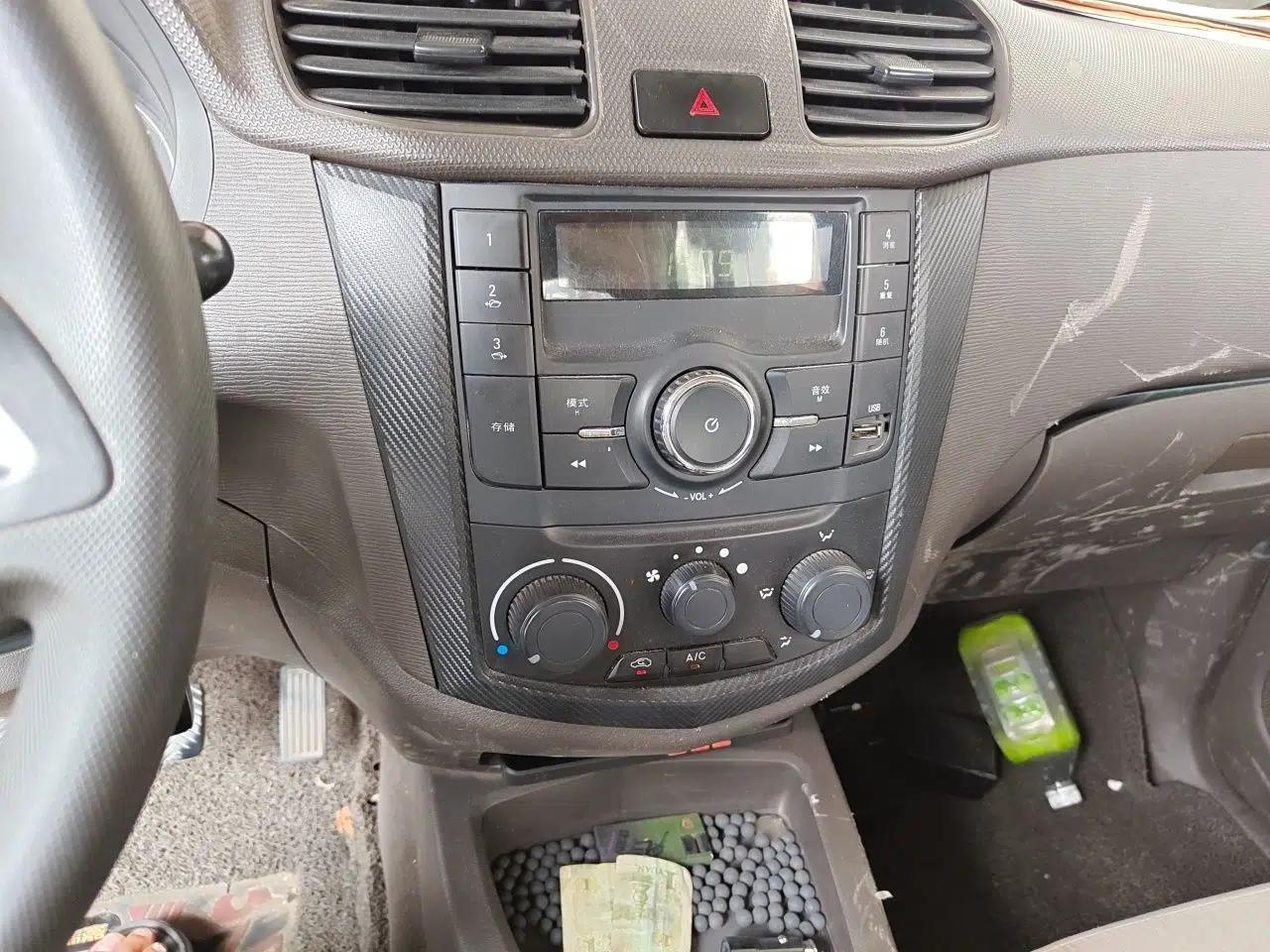 Wuling Hongguang 2015 1.5L S Basic Version China V Standard — миниатюра 14
