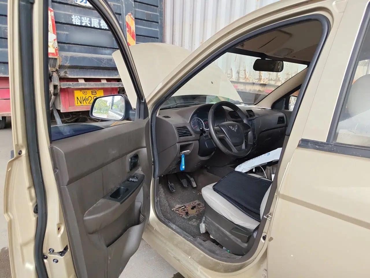 Wuling Hongguang 2015 1.5L S Basic Version China V Standard — миниатюра 17