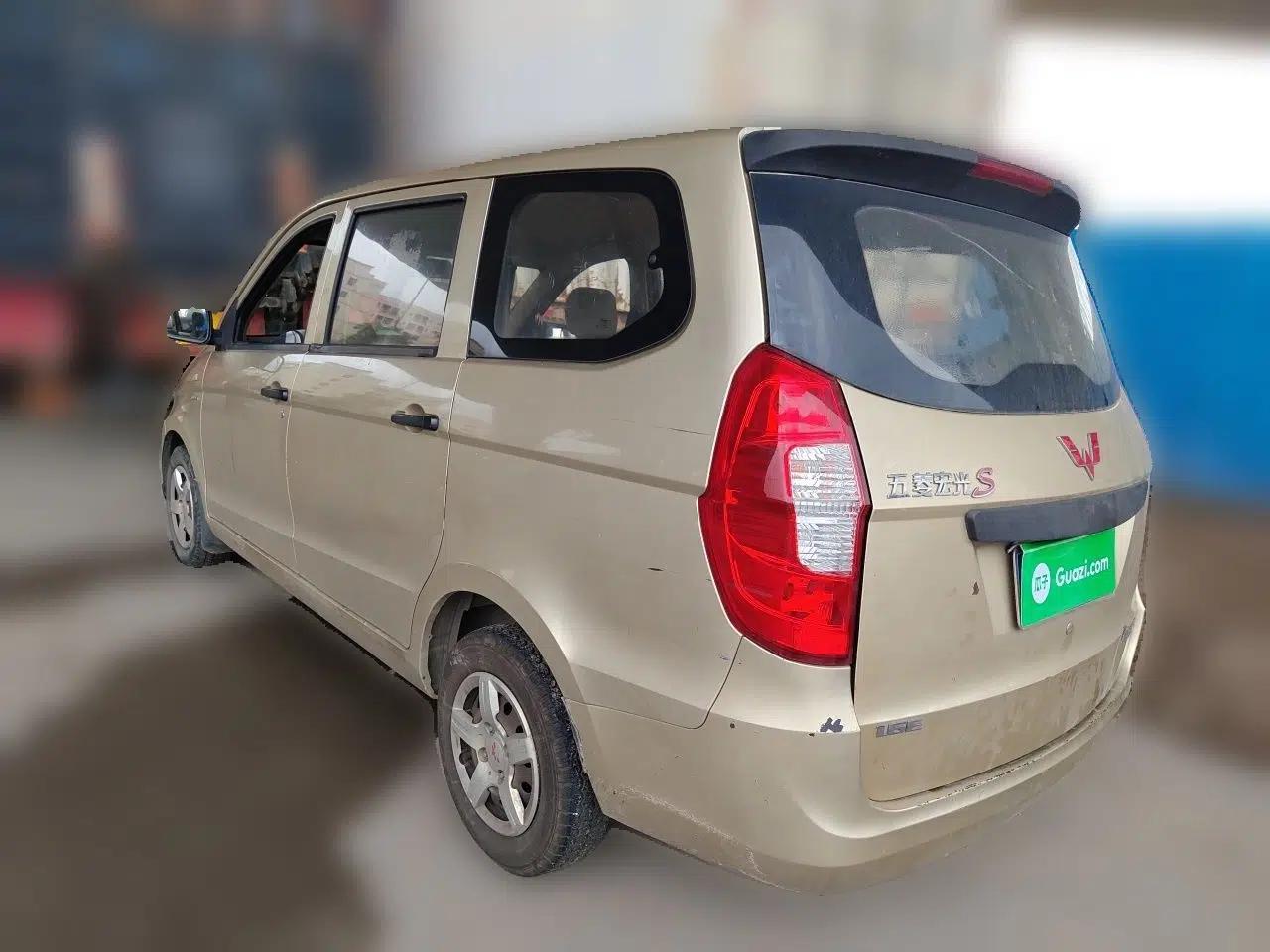 Wuling Hongguang 2015 1.5L S Basic Version China V Standard — миниатюра 4
