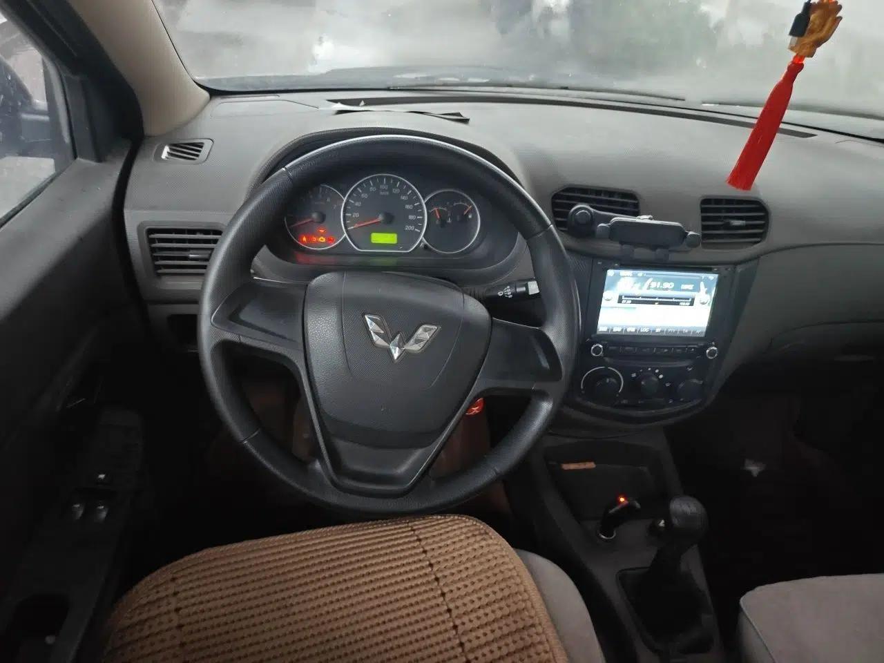 Wuling Hongguang 2015 1.5L S Basic Version China V Standard — миниатюра 11