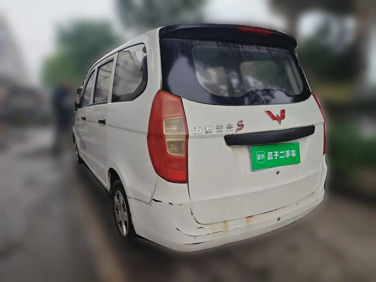 Wuling Hongguang 2015 1.5L S Basic Version China V Standard — миниатюра 4