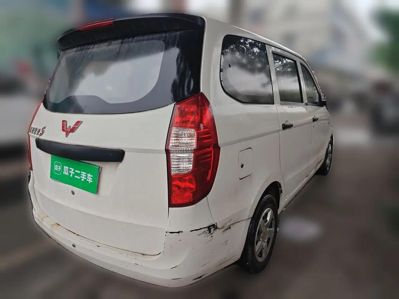 Wuling Hongguang 2015 1.5L S Basic Version China V Standard — миниатюра 6