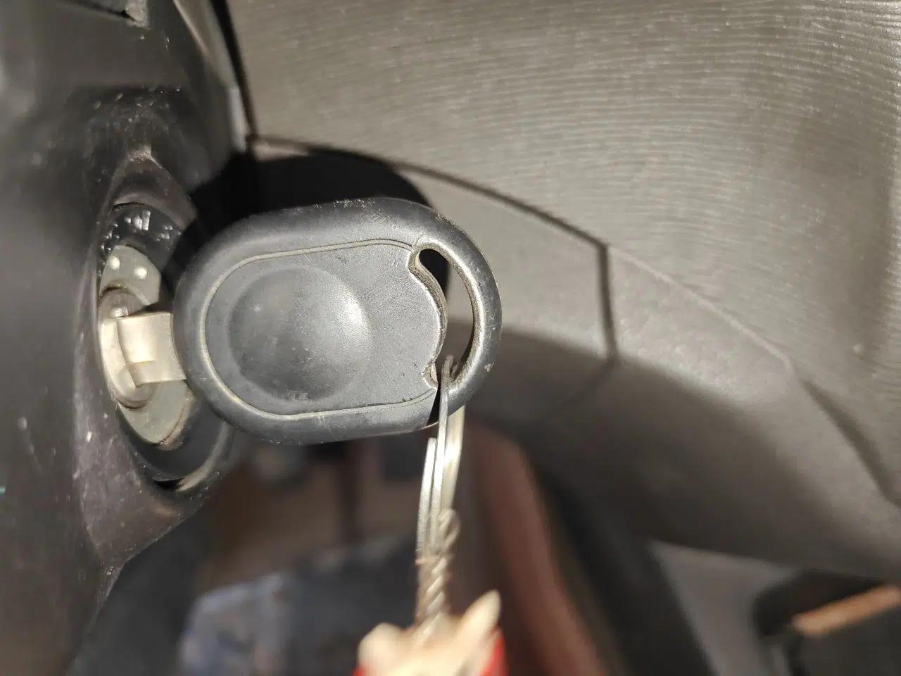 Wuling Hongguang 2015 1.5L S Basic Version China V Standard — миниатюра 9