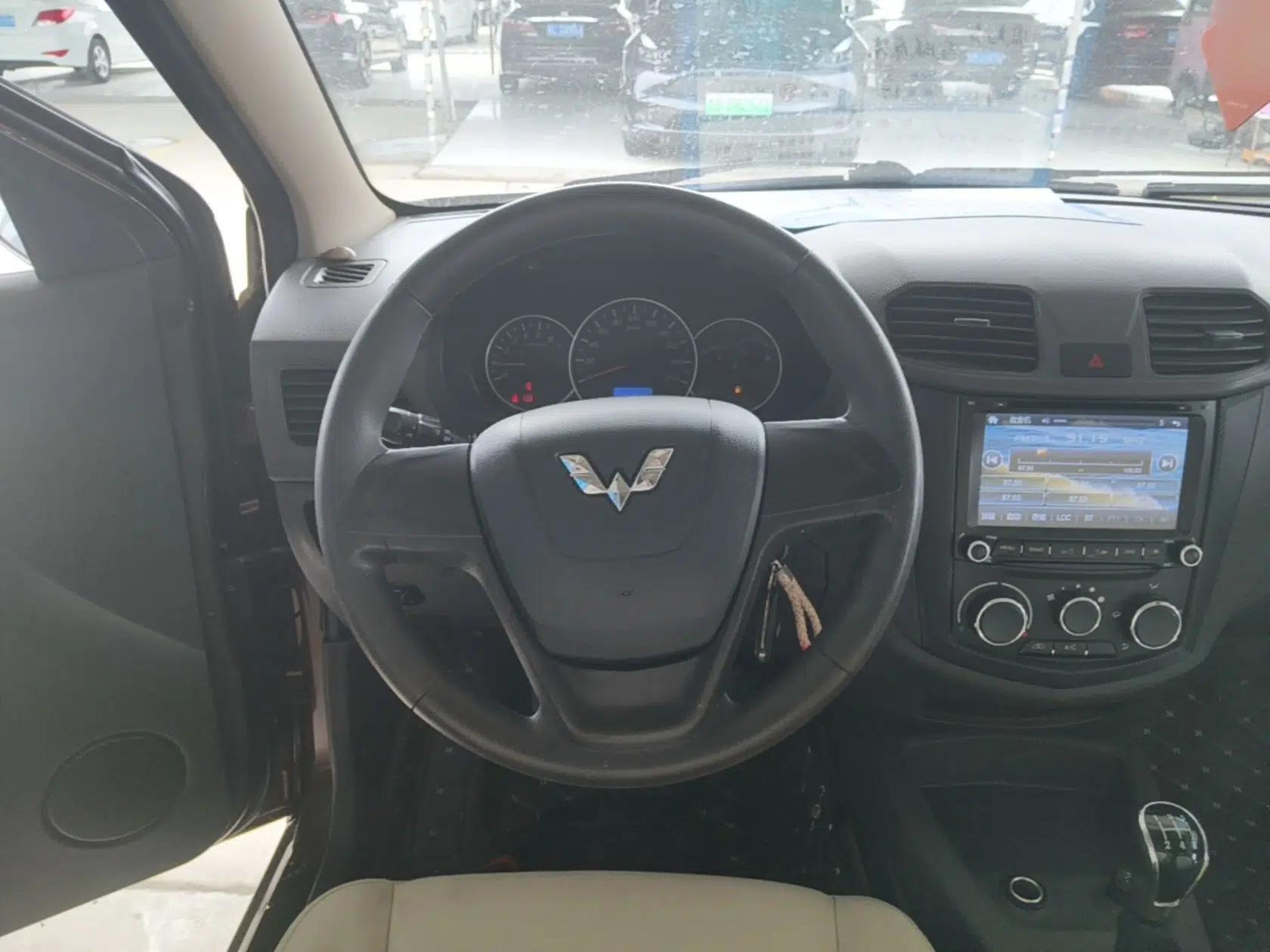 Wuling Hongguang 2014 1.5L S Standard Version — миниатюра 14