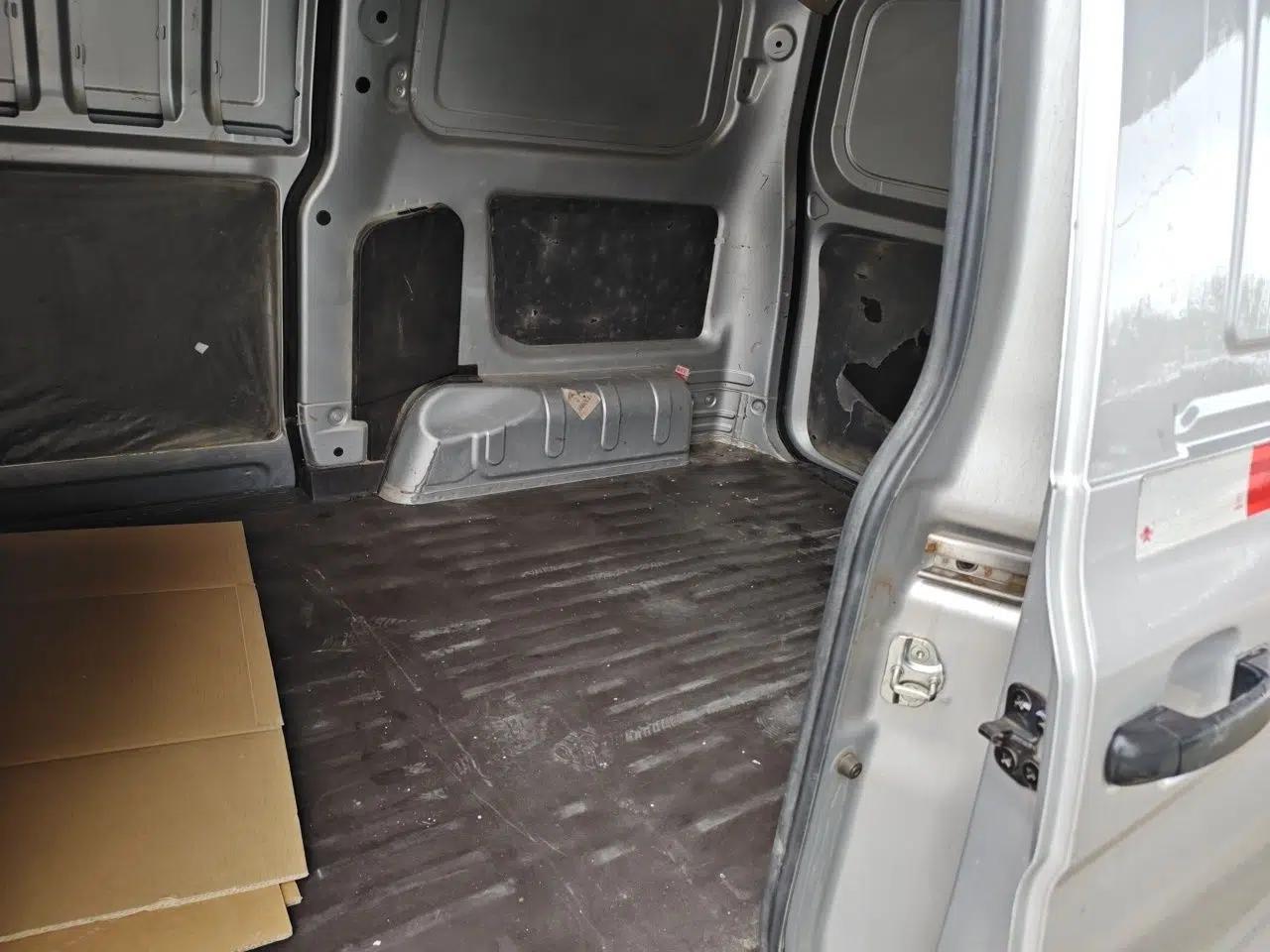 Wuling Hongguang V 2022 1.5L Jingqu Edition Enclosed-Window Vehicle with Electric Power Steering LAR — миниатюра 18