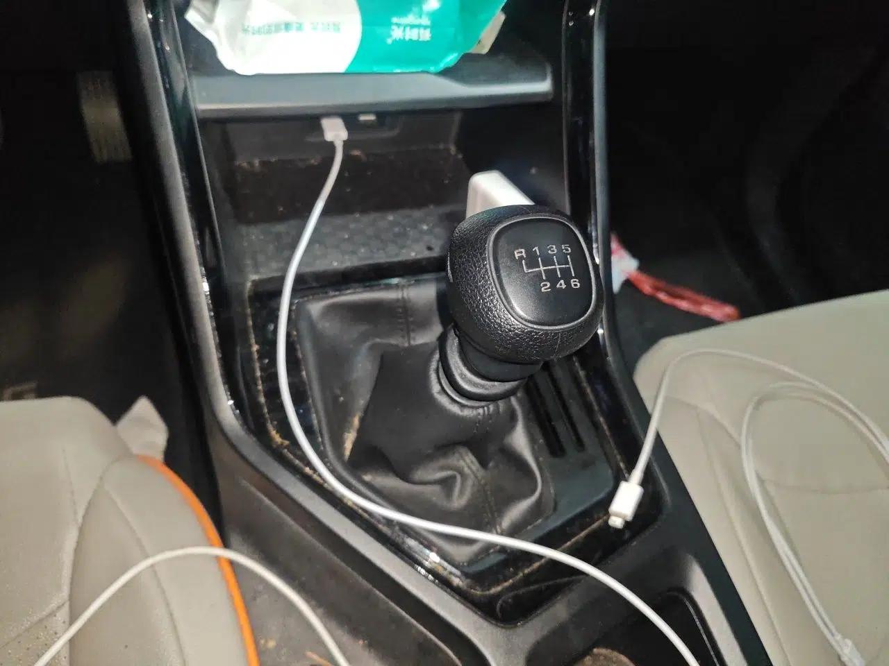 Wuling Asta 2021 1.5T Manual Xingyue Edition — миниатюра 15