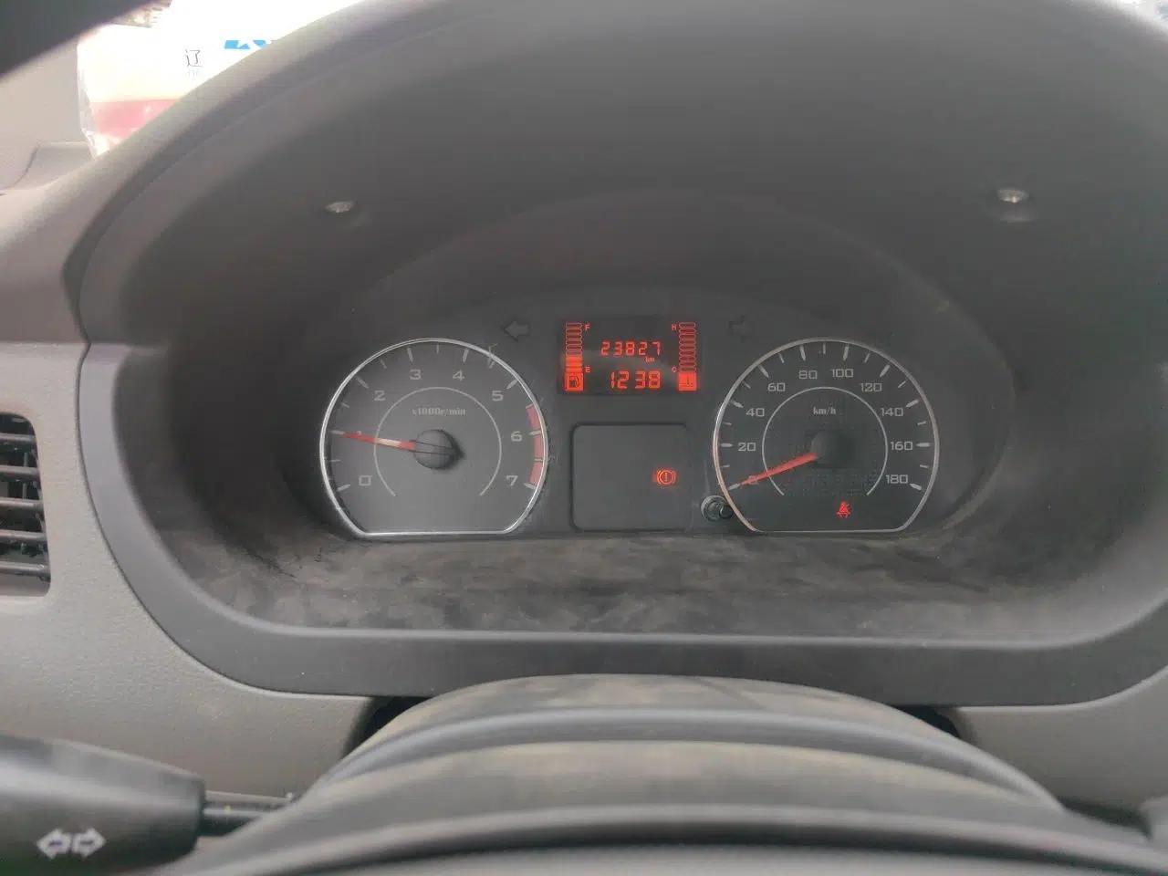 Wuling Rongguang V 2019 1.5L Van - Utility Model — миниатюра 12
