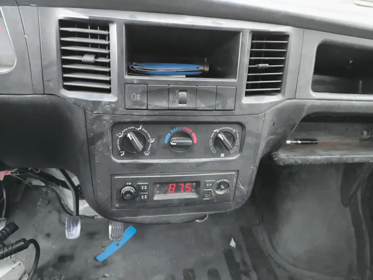 Wuling Zhiguang 2013 1.0L Practical Version — миниатюра 14