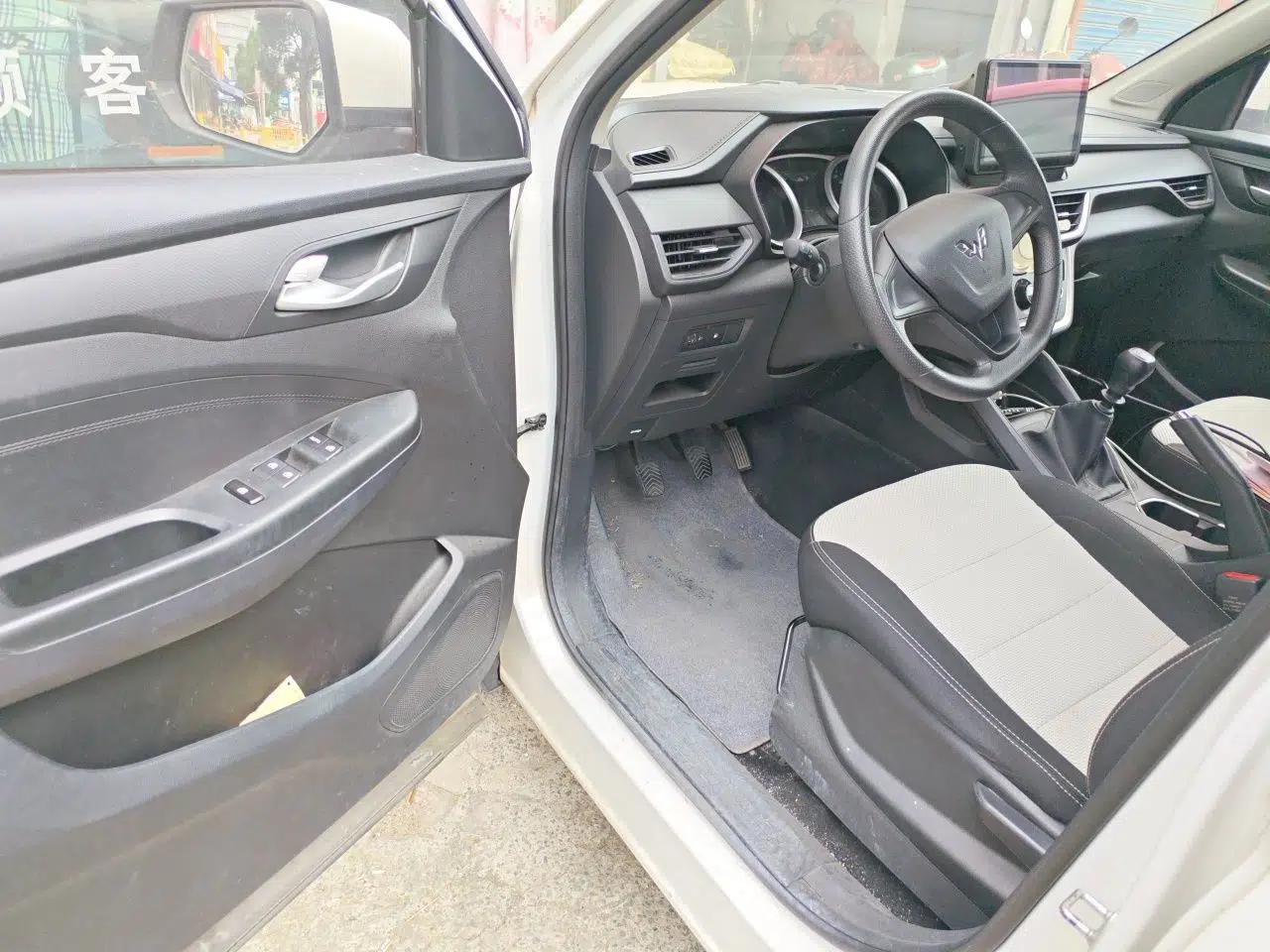 Wuling Hongguang S3 2019 1.5L Manual Comfort Model China VI Standard — миниатюра 17