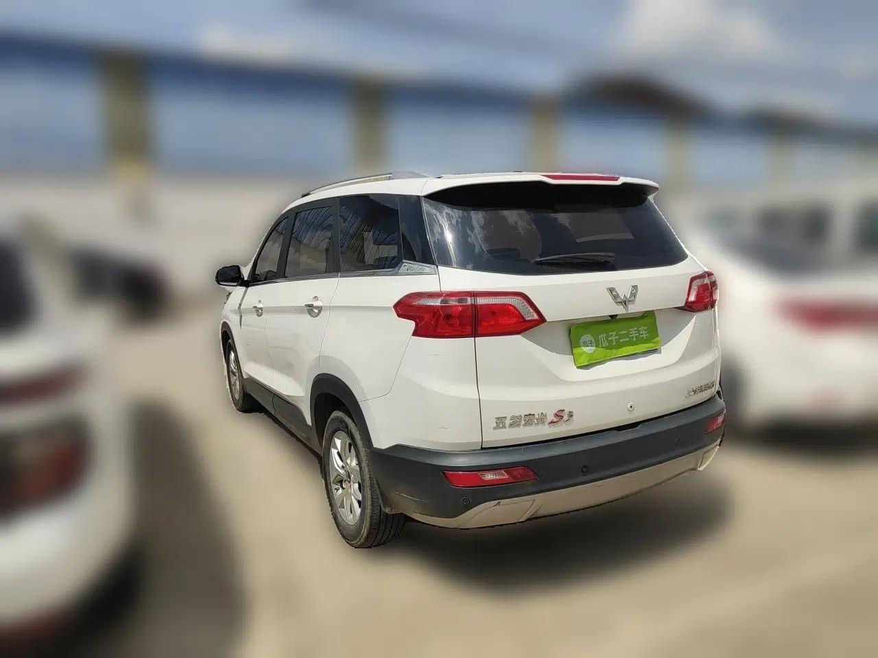 Wuling Hongguang S3 2018 1.5L Manual Luxury Model China V Standard — миниатюра 4