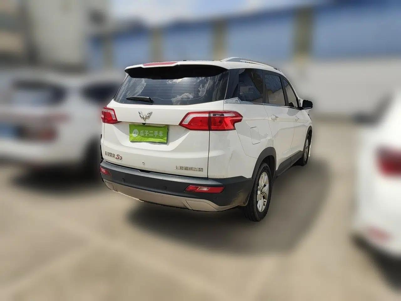 Wuling Hongguang S3 2018 1.5L Manual Luxury Model China V Standard — миниатюра 6