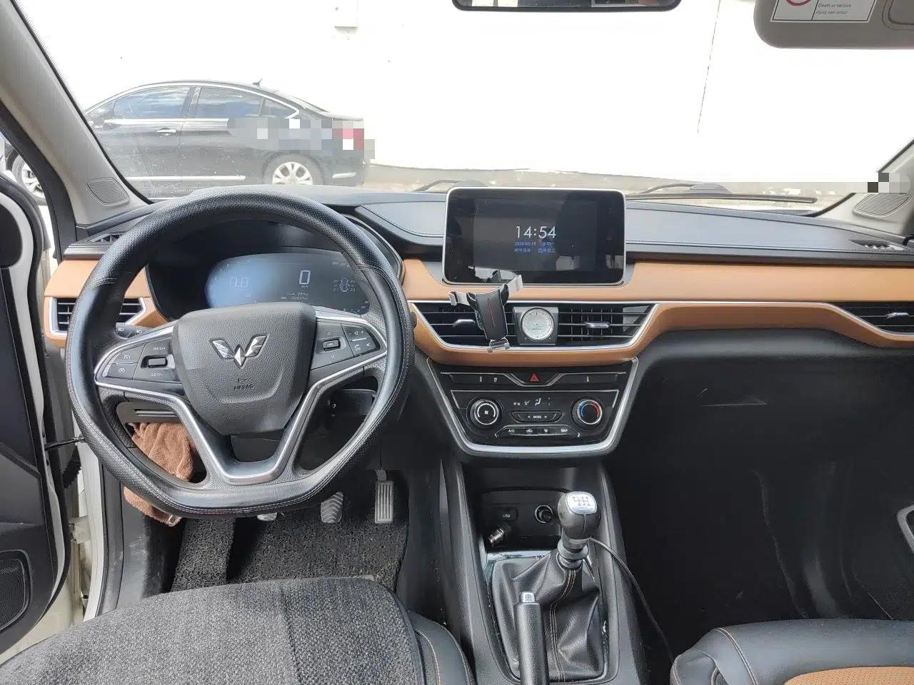 Wuling Hongguang S3 2018 1.5L Manual Luxury Model China V Standard — миниатюра 10