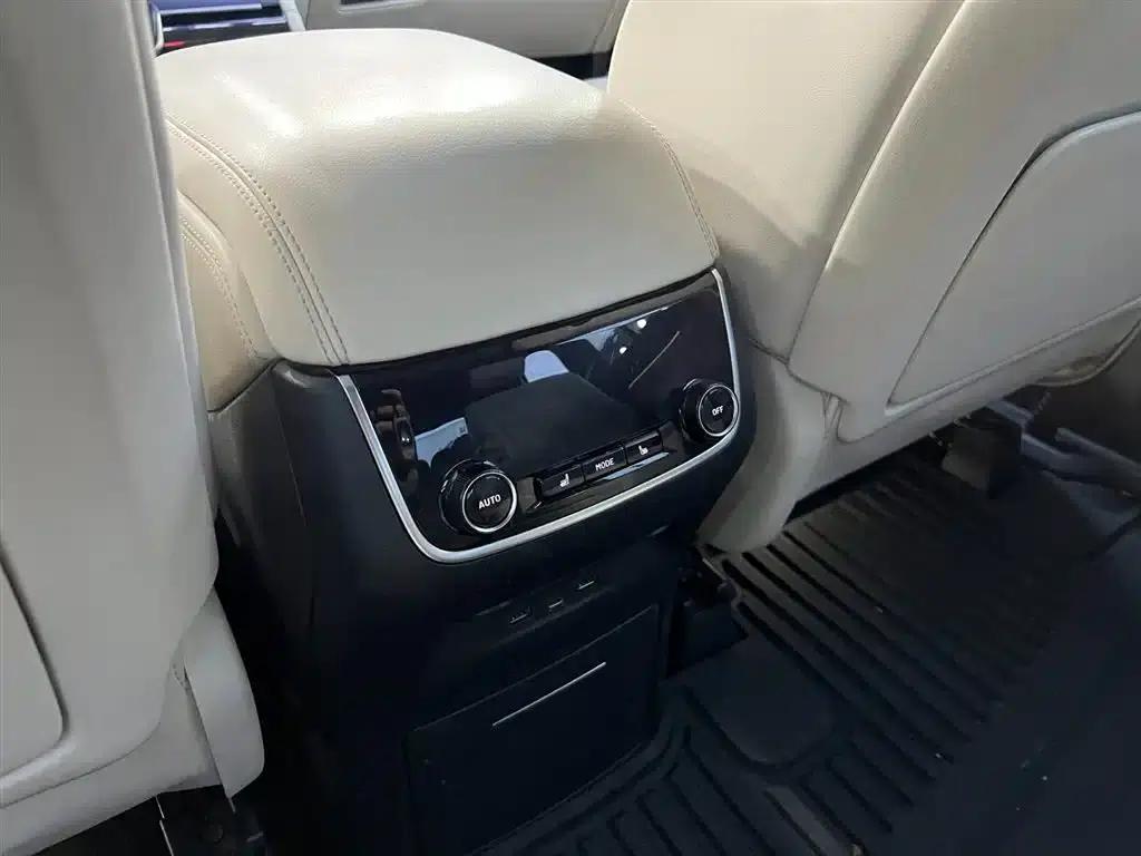 Li Auto ONE 2020 Extended Range 6-Seater — миниатюра 17