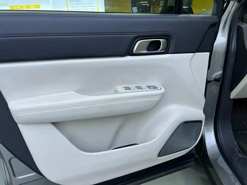 Li Auto ONE 2020 Extended Range 6-Seater — миниатюра 18