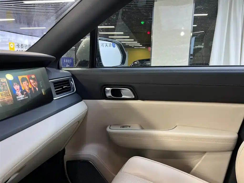 Li Auto ONE 2020 Extended Range 6-Seater — миниатюра 19