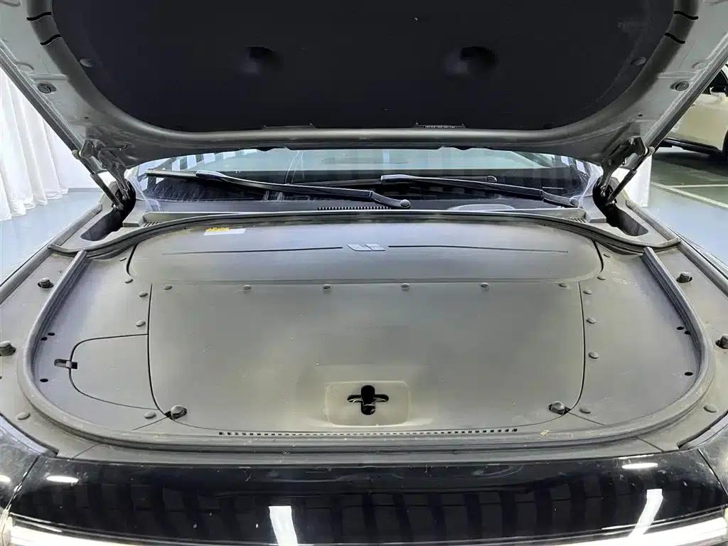 Li Auto ONE 2020 Extended Range 6-Seater — миниатюра 23