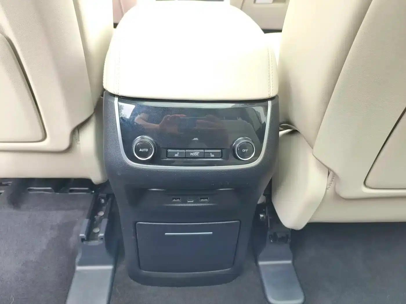 Li Auto ONE 2021 Extended Range 6-Seater — миниатюра 9