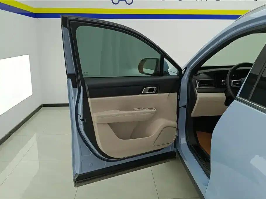 Li Auto ONE 2021 Extended Range 6-Seater — миниатюра 7