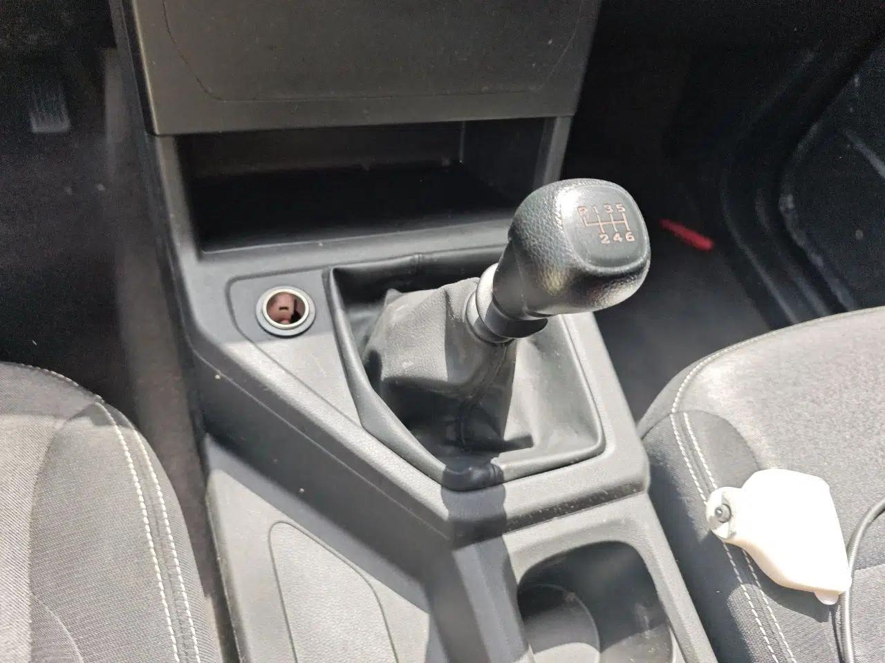 Wuling Zhengcheng 2022 2.0L Manual Entrepreneurial Version — миниатюра 15