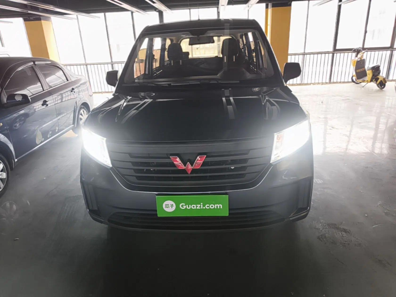 Wuling Hongguang PLUS 2020 1.5L Manual Standard Edition 5 Seats — миниатюра 2