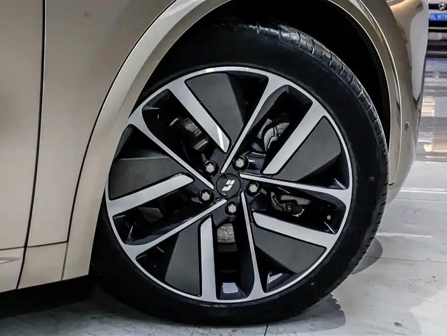 Li Auto L9 2022 Max — миниатюра 14