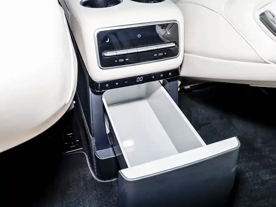 Li Auto L9 2022 Max — миниатюра 25