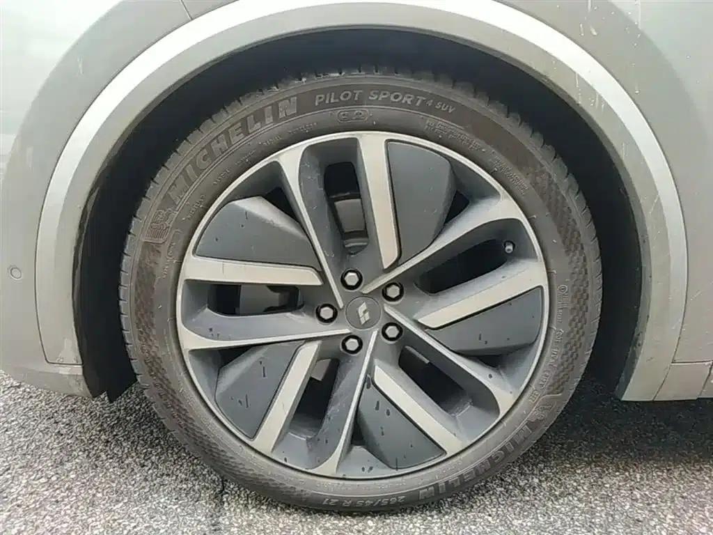 Li Auto L9 2022 Max — миниатюра 23