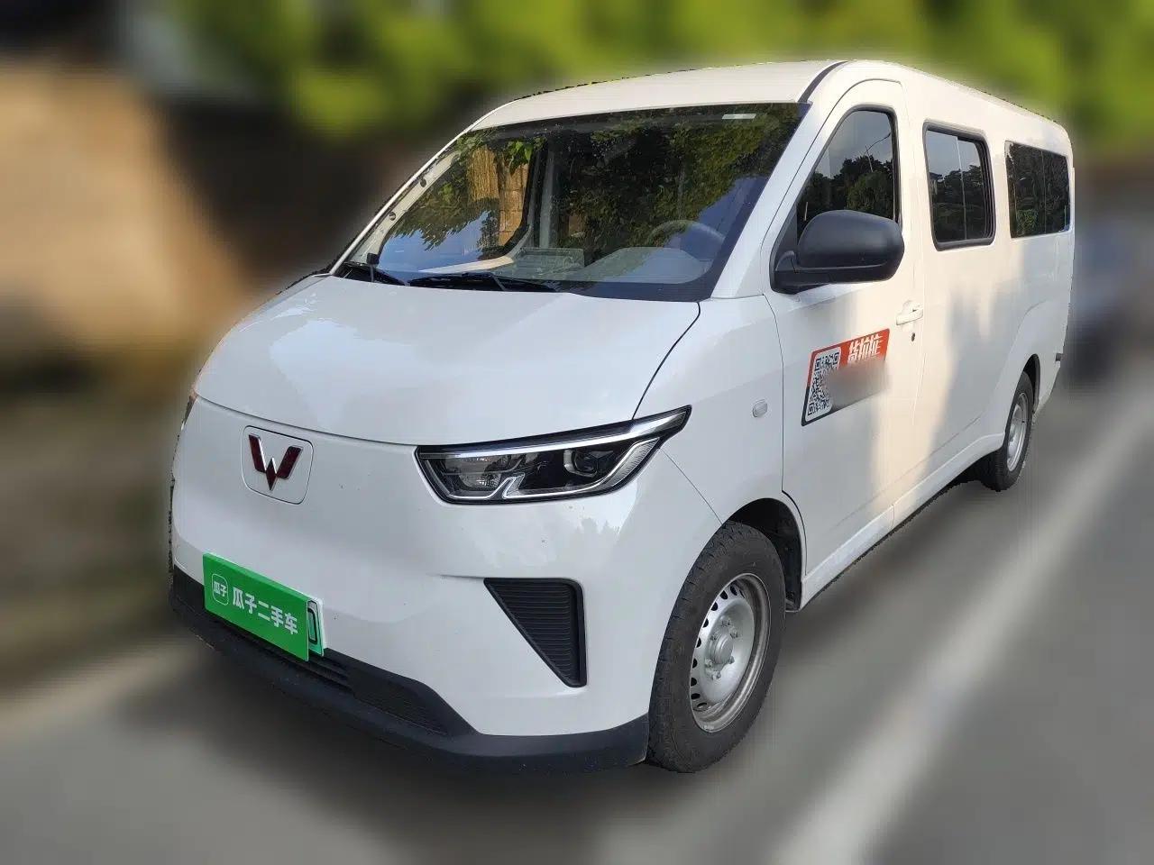 Wuling Yangguang 2026 Model, 440km Bus Comfort Edition, 6 Seats — миниатюра 1