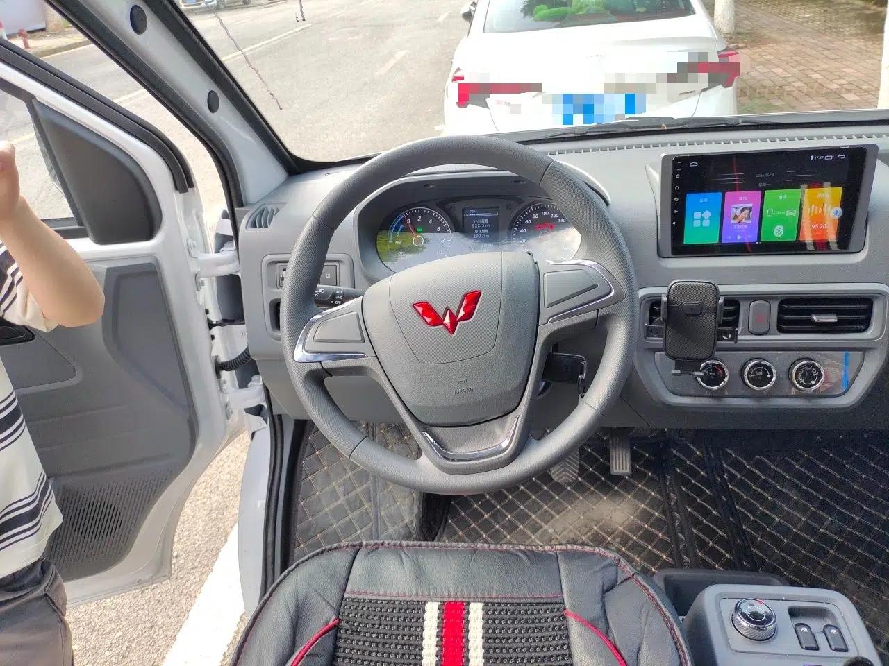 Wuling Yangguang 2026 Model, 440km Bus Comfort Edition, 6 Seats — миниатюра 9