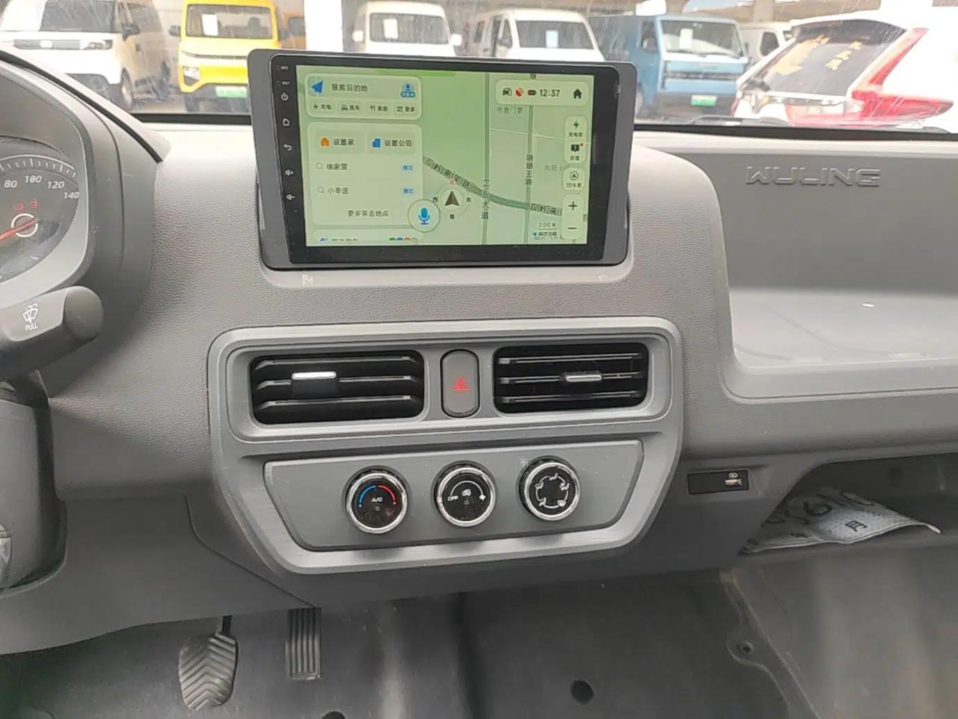 Wuling Yangguang 2024 300km Range Practical Window-Sealed Version 60kW — миниатюра 15