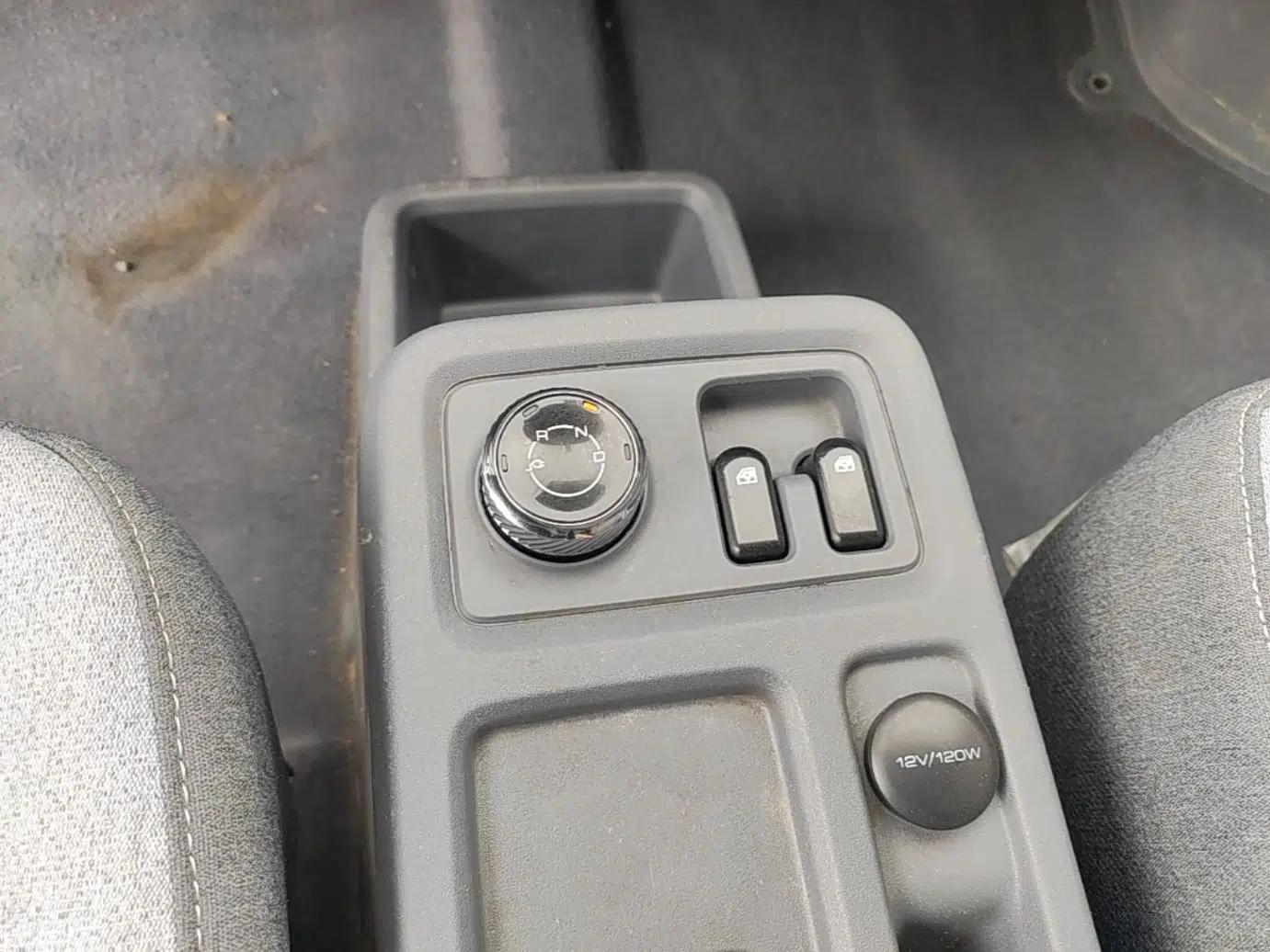 Wuling Yangguang 2024 300km Range Practical Window-Sealed Version 60kW — миниатюра 16